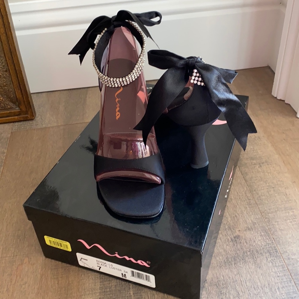 NIB- Nina black dress heels with rhinestones